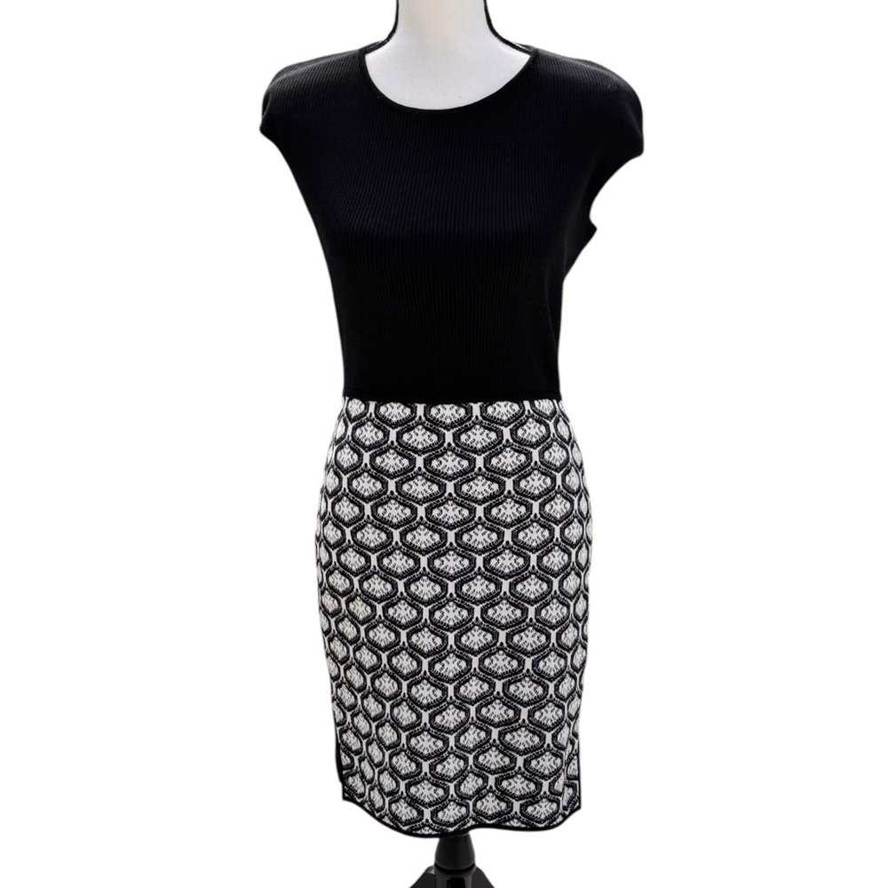 St John Black and White Sheath Dress Size 2 - Picture 3 of 13